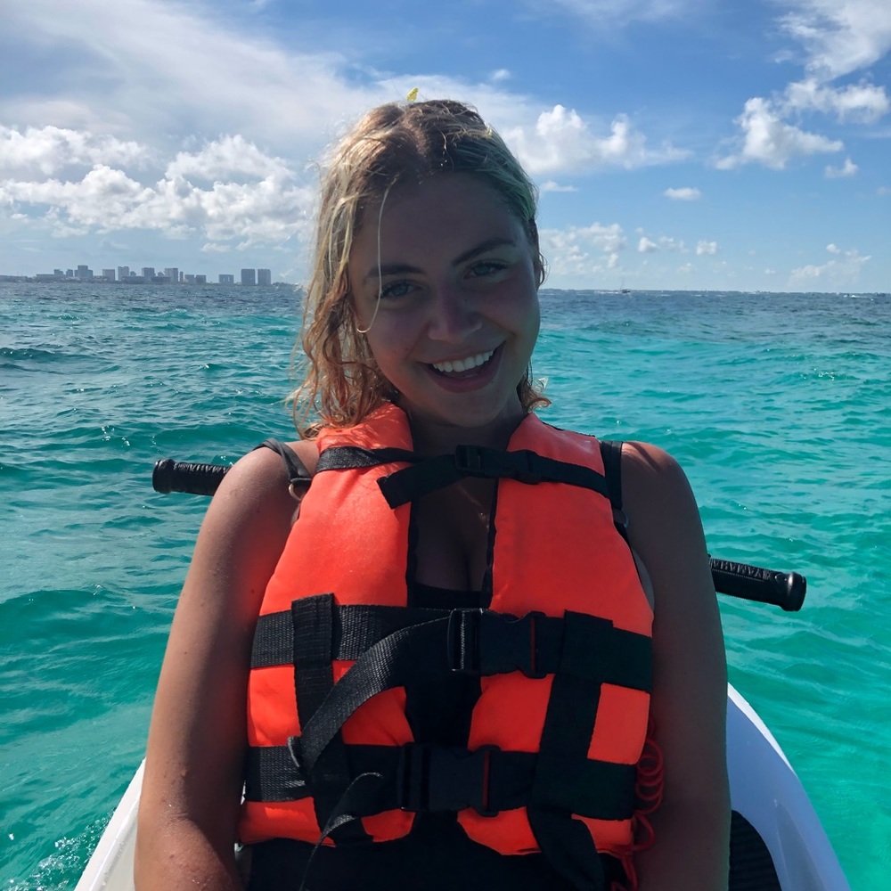 Meet your Posher, Christina